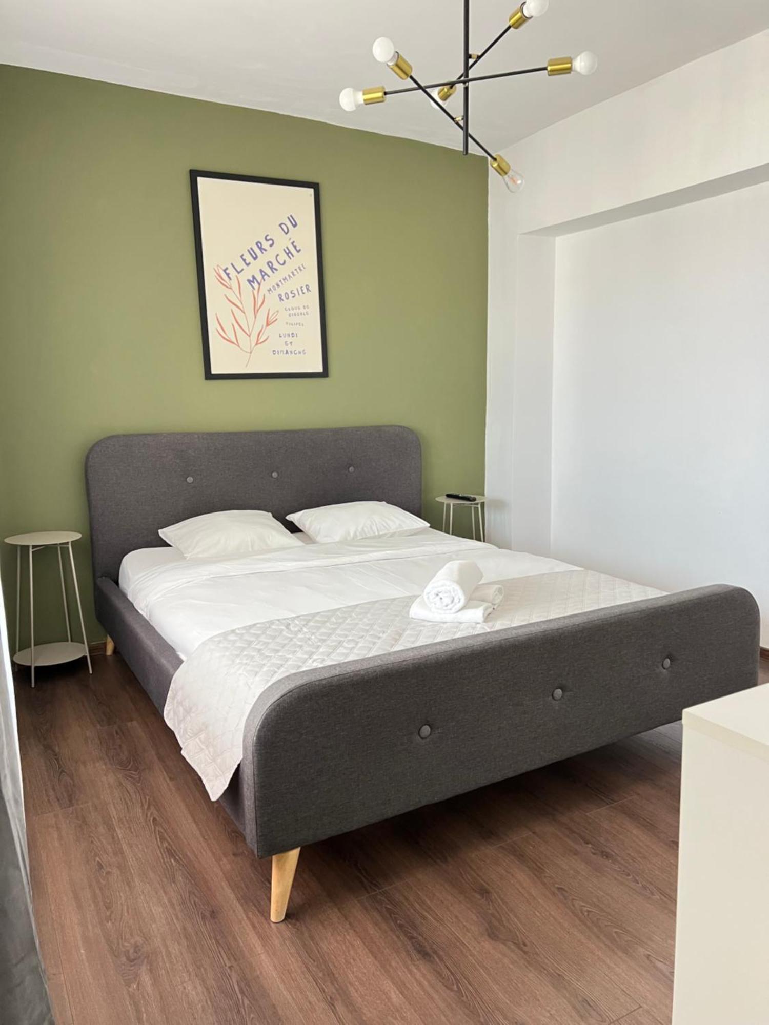 Old Town View- Ultracentral Apartment Targoviste Luaran gambar