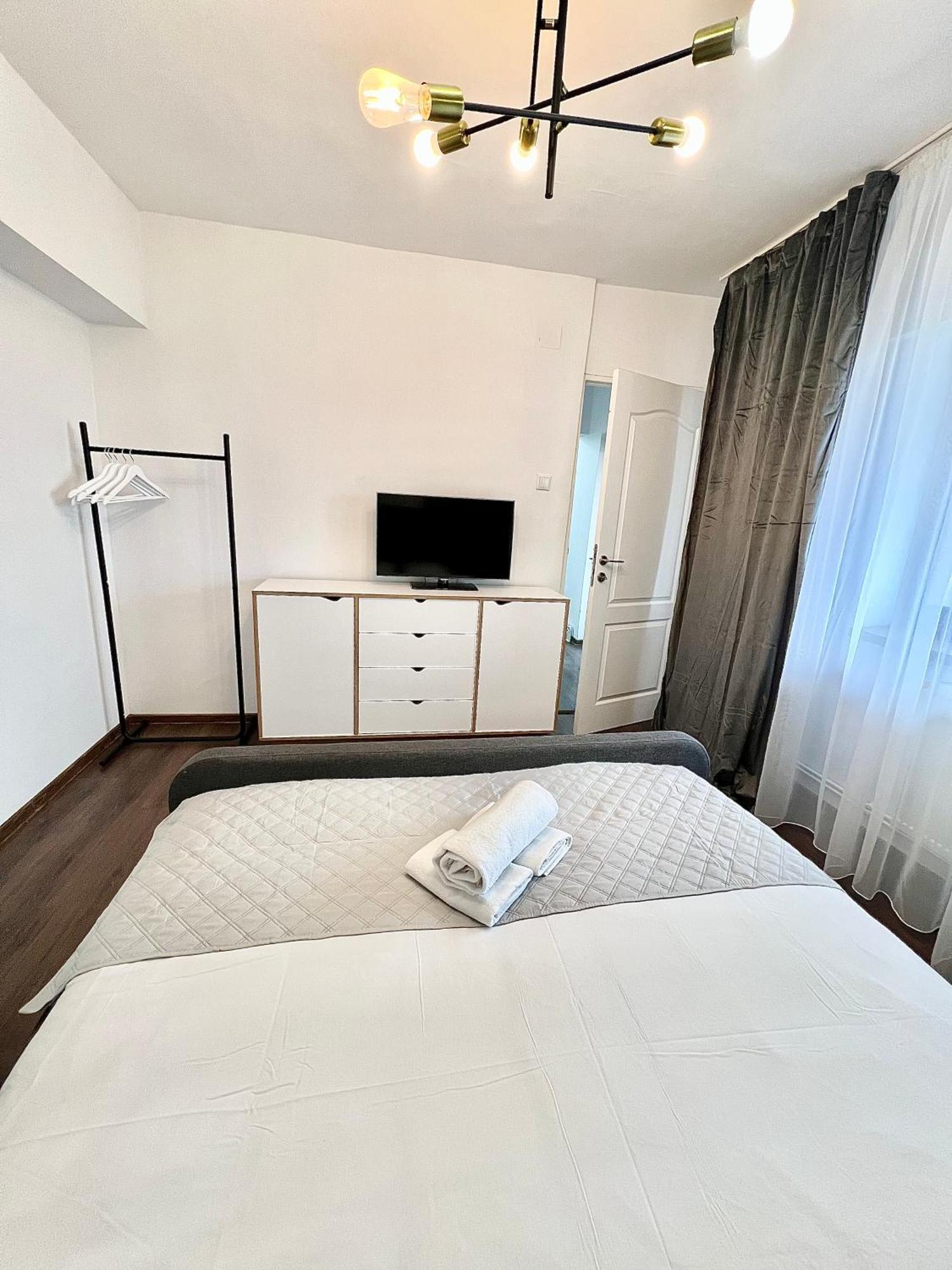 Old Town View- Ultracentral Apartment Targoviste Luaran gambar