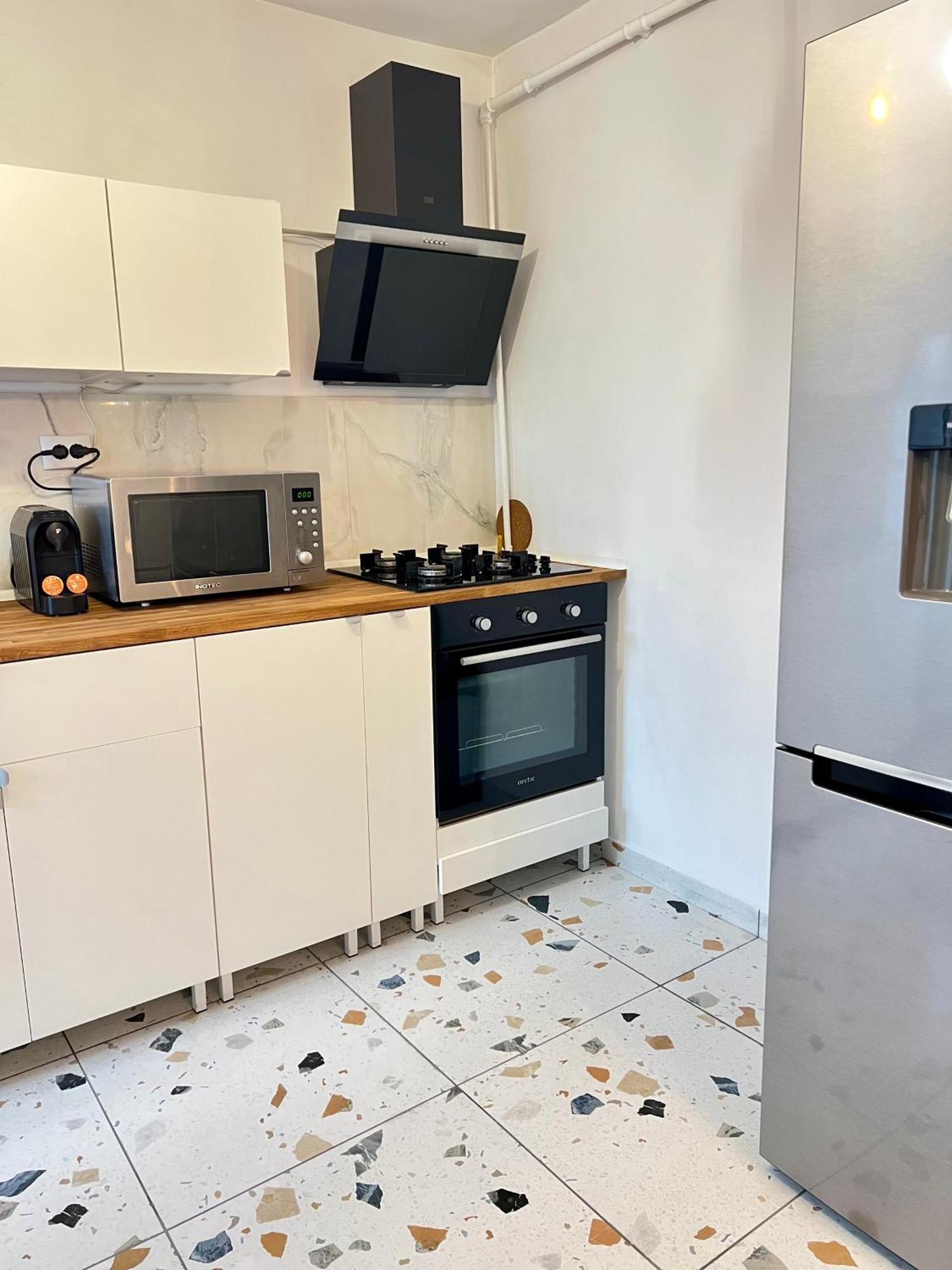Old Town View- Ultracentral Apartment Targoviste Luaran gambar